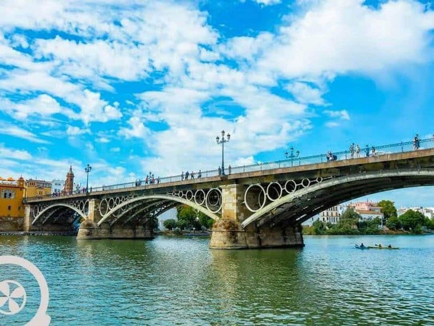 3 bedroom Apartment for sale in Seville city with garage - € 299,999 (Ref: 10135564)