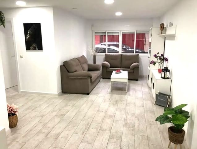 3 bedroom Apartment for sale in Triana Oeste, Seville city with garage - € 299,999 (Ref: 10135564)