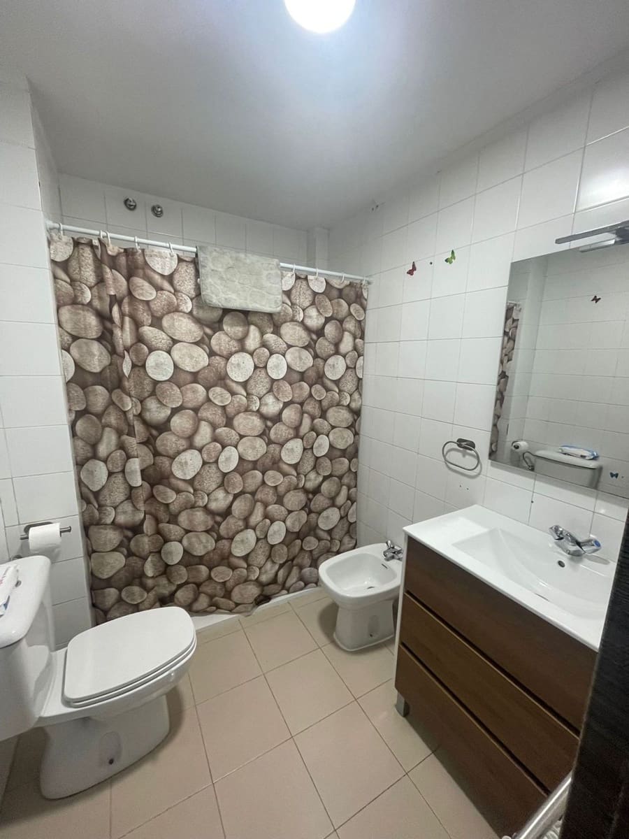 3 soverom Leilighet til salgs i Sevilla by med svømmebasseng garasje - € 125 000 (Ref: 10171051)