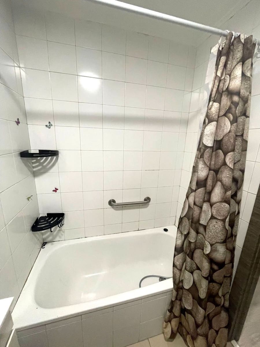 3 soverom Leilighet til salgs i Sevilla by med svømmebasseng garasje - € 125 000 (Ref: 10171051)