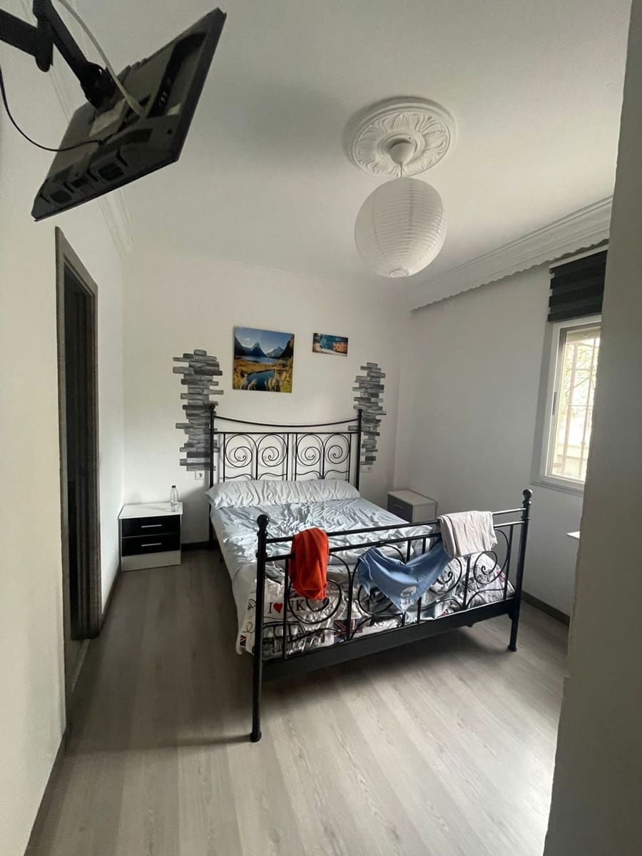 3 soverom Leilighet til salgs i Sevilla by med svømmebasseng garasje - € 125 000 (Ref: 10171051)