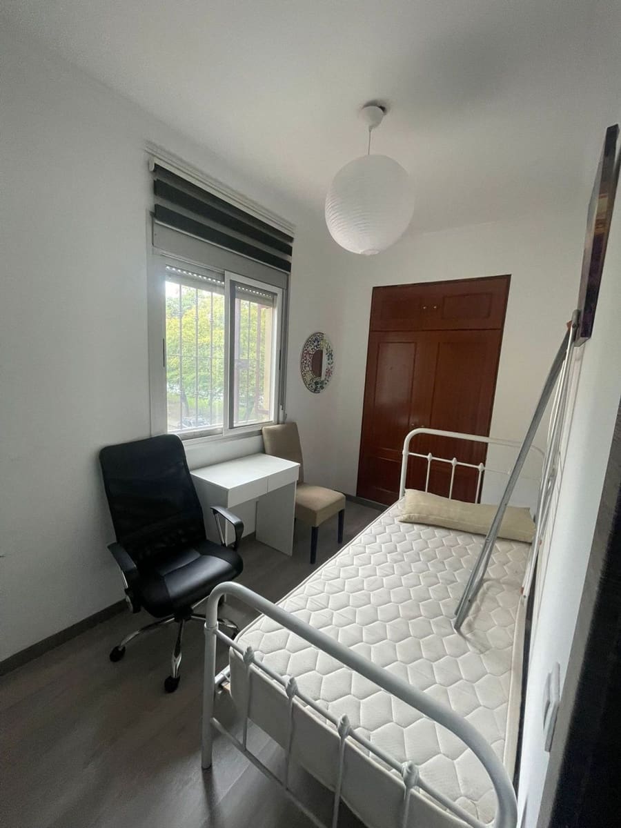 3 soverom Leilighet til salgs i Sevilla by med svømmebasseng garasje - € 125 000 (Ref: 10171051)