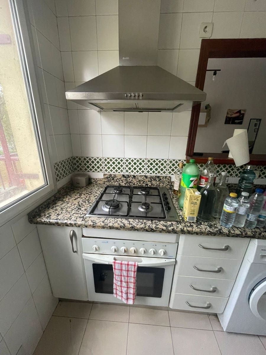 3 soverom Leilighet til salgs i Sevilla by med svømmebasseng garasje - € 125 000 (Ref: 10171051)