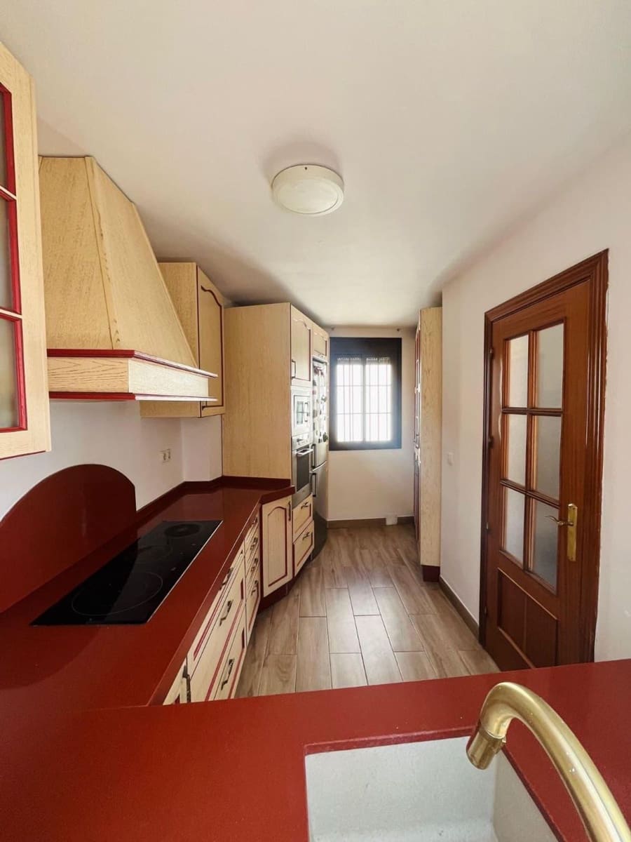 3 soverom Leilighet til salgs i Sevilla by med garasje - € 395 000 (Ref: 9412422)