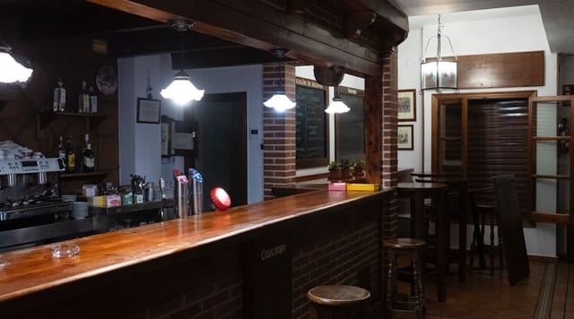 Kommersiell til salgs i Burguillos - € 1 240 000 (Ref: 9412424)