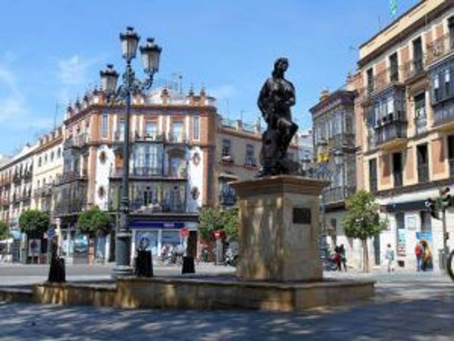 4 soveværelse Lejlighed til salg i Sevilla by med garage - € 370.000 (Ref: 9413727)