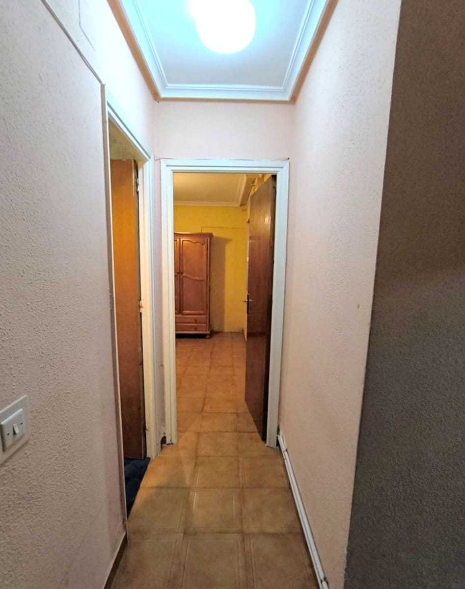 3 soveværelse Lejlighed til salg i Sevilla by med garage - € 200.000 (Ref: 9413728)