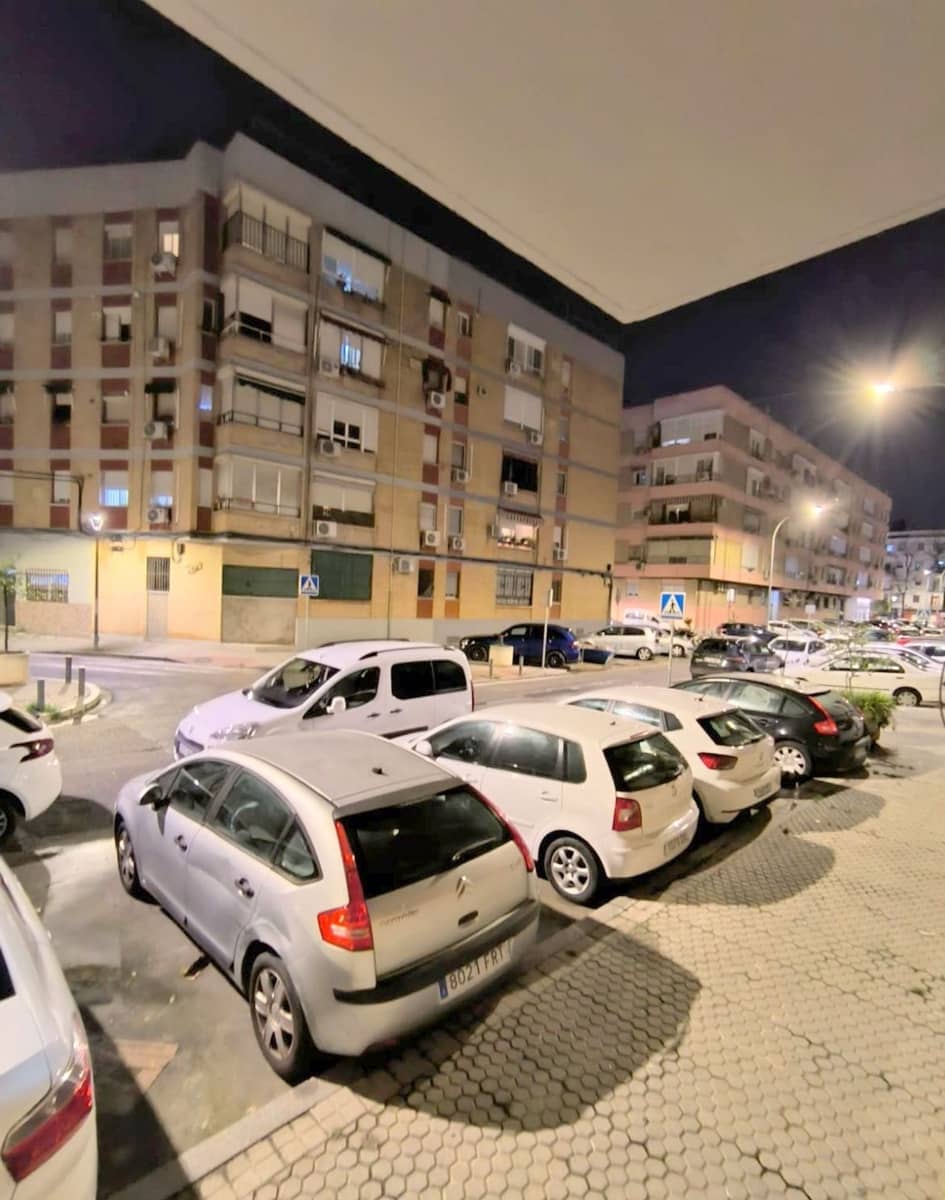 3 soveværelse Lejlighed til salg i Sevilla by med garage - € 200.000 (Ref: 9413728)