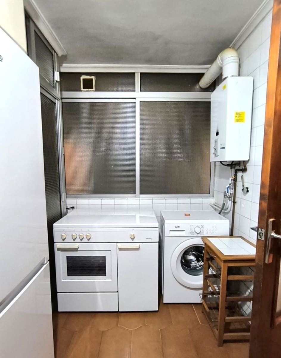 3 soveværelse Lejlighed til salg i Sevilla by med garage - € 200.000 (Ref: 9413728)