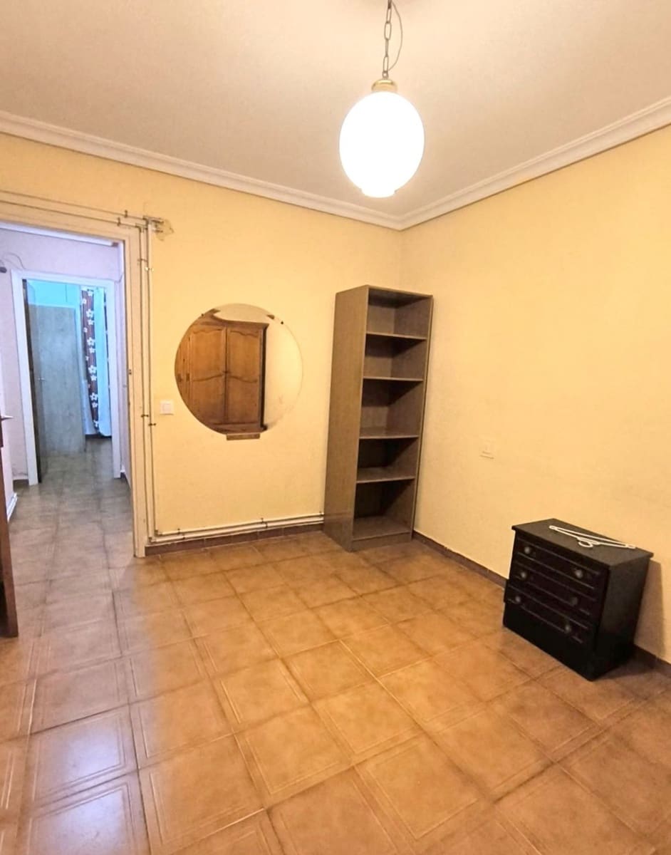 3 soveværelse Lejlighed til salg i Sevilla by med garage - € 200.000 (Ref: 9413728)