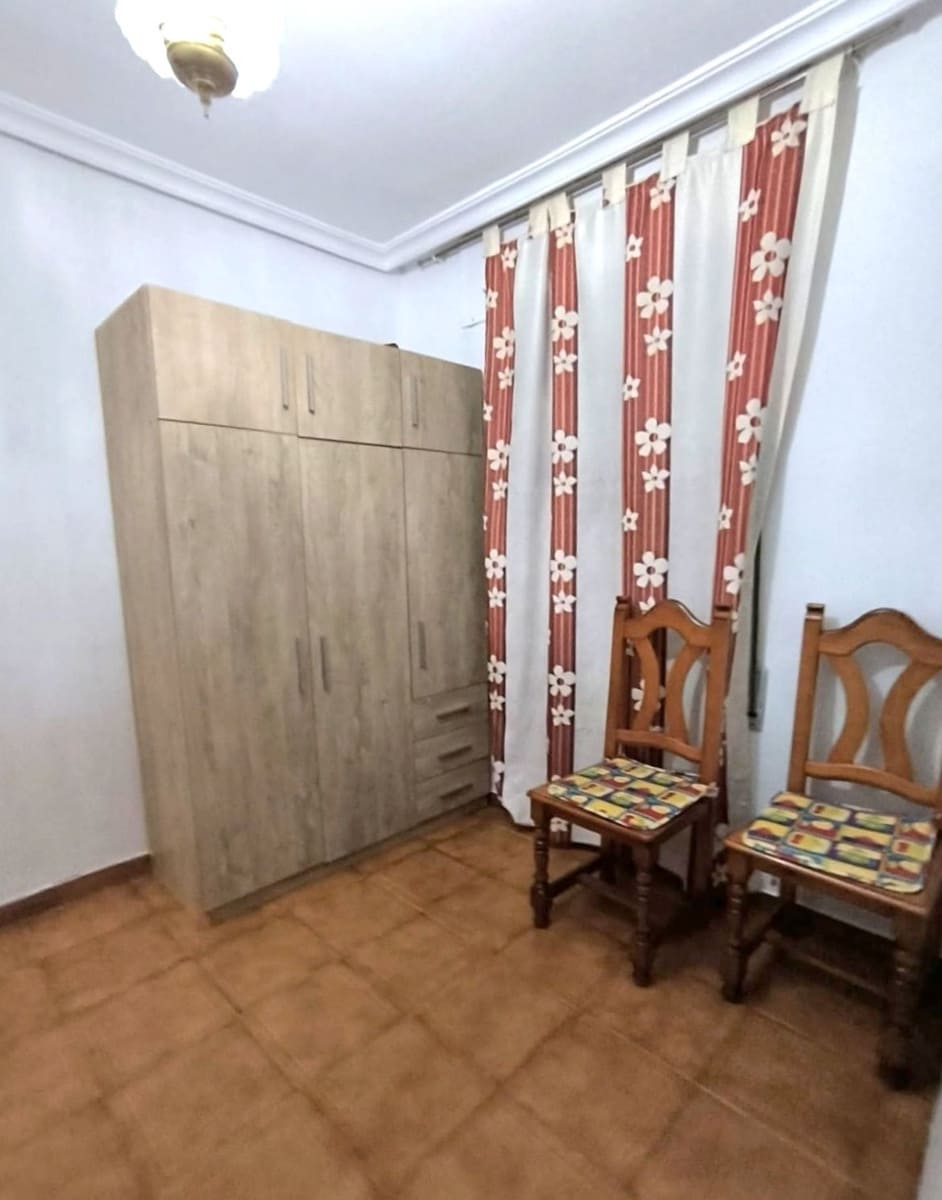 3 soveværelse Lejlighed til salg i Sevilla by med garage - € 200.000 (Ref: 9413728)