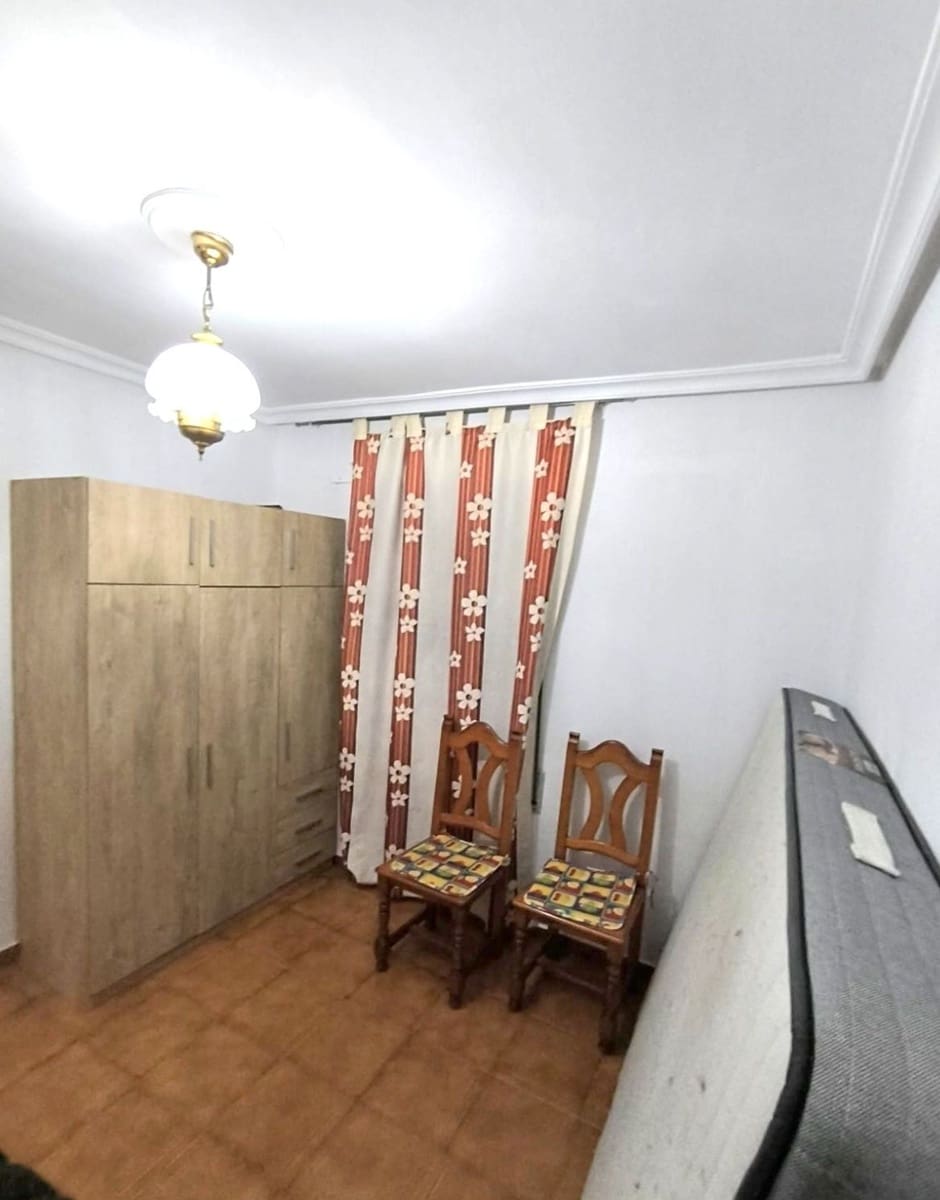 3 soveværelse Lejlighed til salg i Sevilla by med garage - € 200.000 (Ref: 9413728)