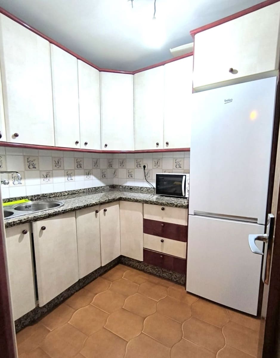 3 soveværelse Lejlighed til salg i Sevilla by med garage - € 200.000 (Ref: 9413728)