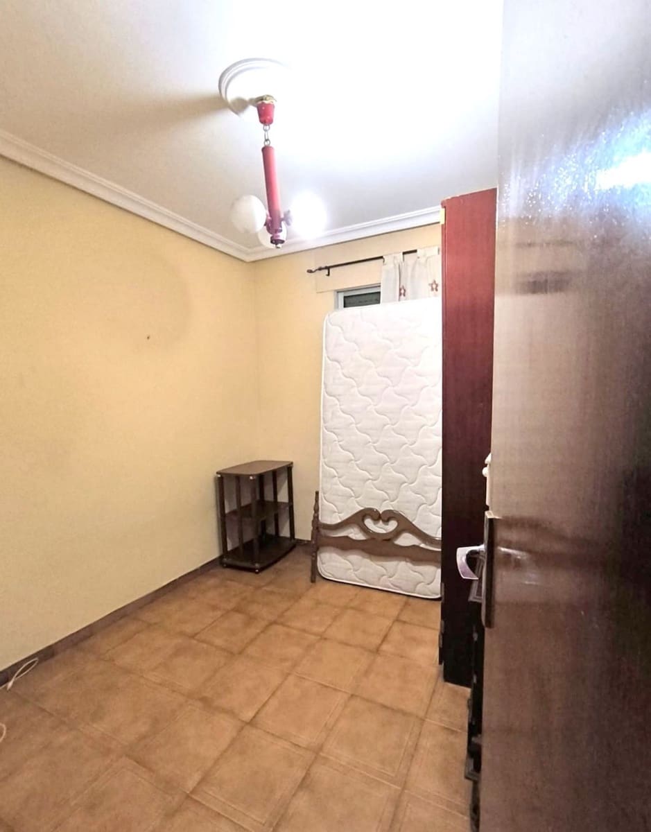 3 soveværelse Lejlighed til salg i Sevilla by med garage - € 200.000 (Ref: 9413728)