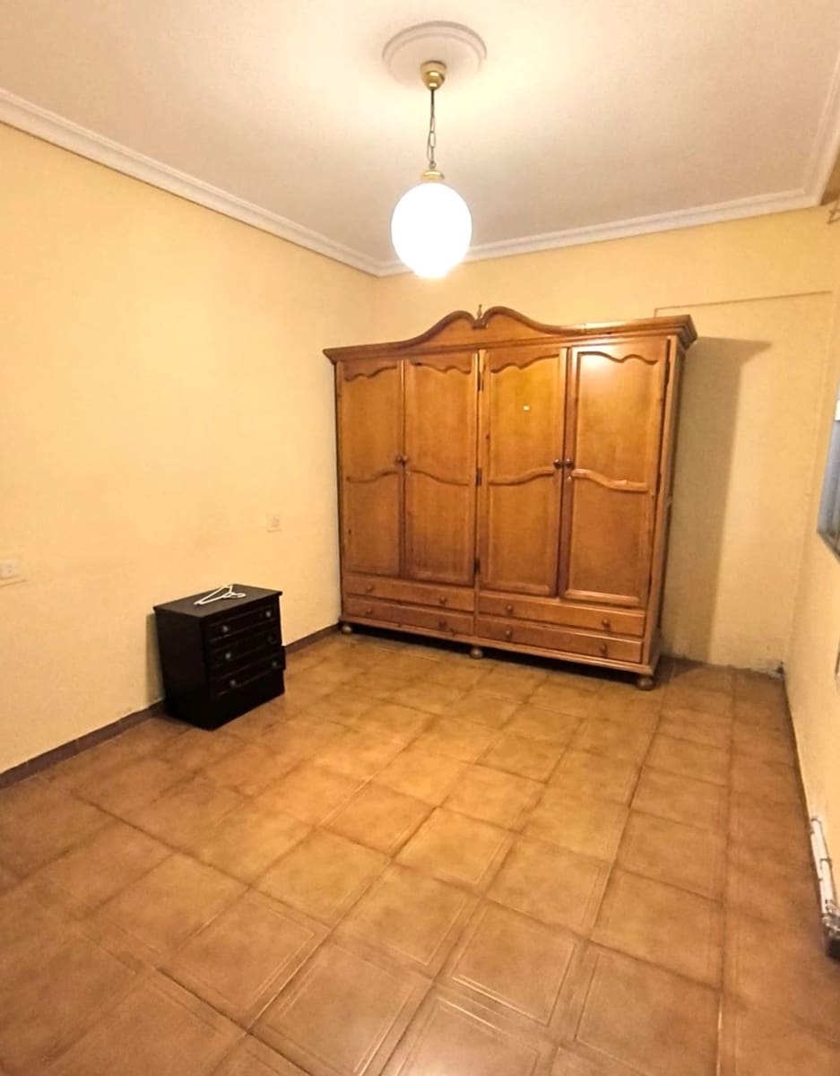 3 soveværelse Lejlighed til salg i Sevilla by med garage - € 200.000 (Ref: 9413728)