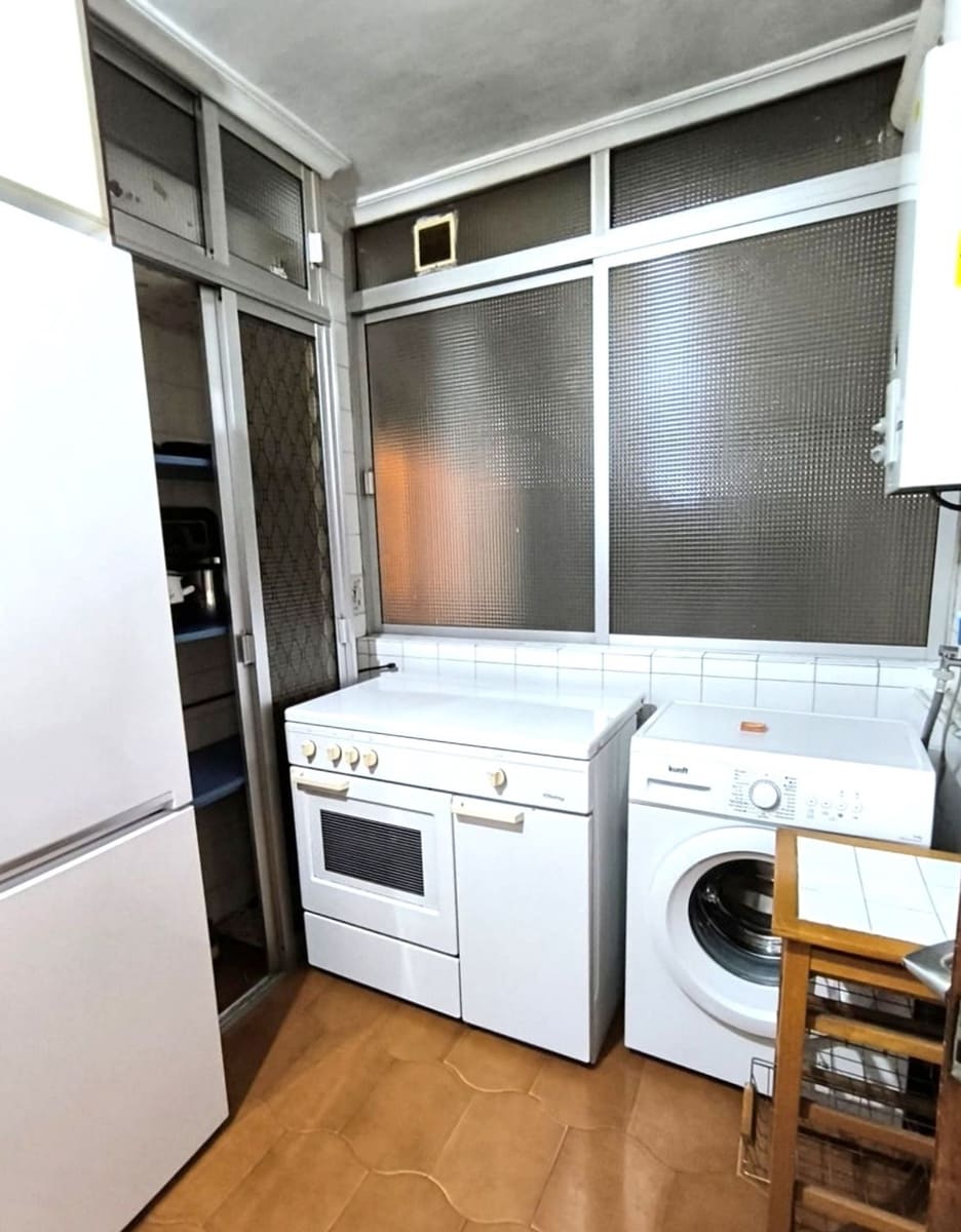 3 soveværelse Lejlighed til salg i Sevilla by med garage - € 200.000 (Ref: 9413728)