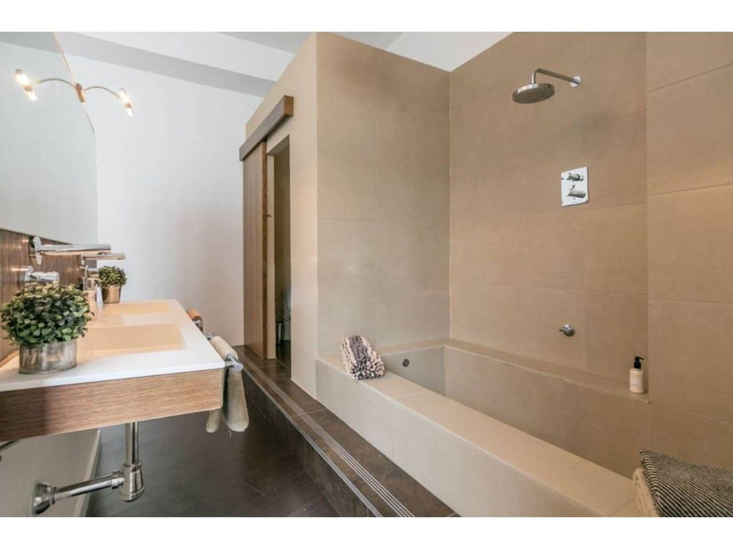 3 slaapkamer Appartement te koop in Sevilla stad met garage - € 900.000 (Ref: 9413730)