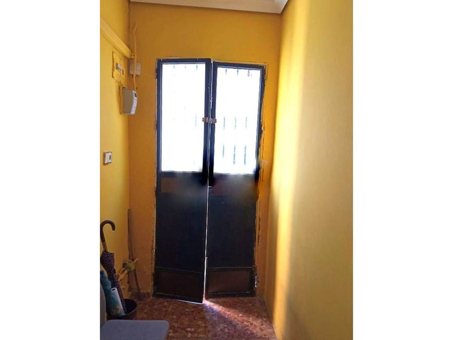 2 bedroom Townhouse for sale in Seville city with garage - € 250,000 (Ref: 9413731)