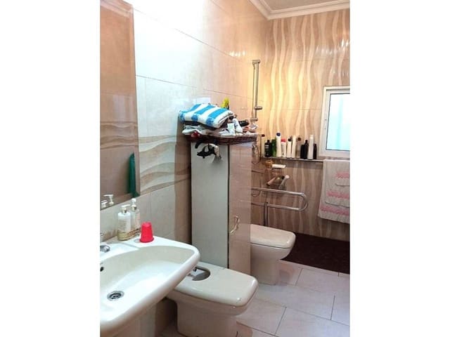 2 bedroom Townhouse for sale in Triana Oeste, Seville city with garage - € 250,000 (Ref: 9413731)