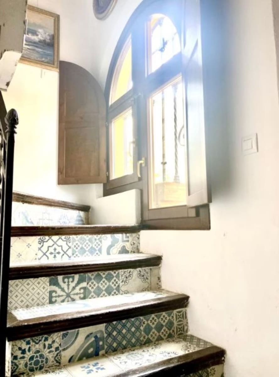 8 soveværelse Byhus til salg i Sevilla by med garage - € 510.000 (Ref: 9413734)