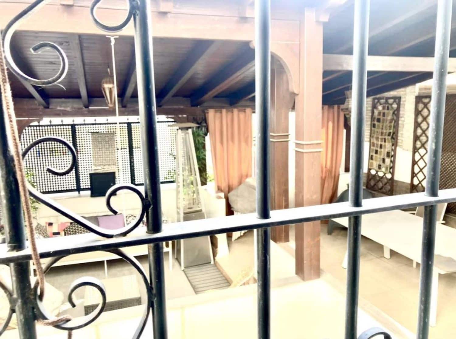 8 soveværelse Byhus til salg i Sevilla by med garage - € 510.000 (Ref: 9413734)