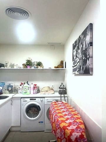 5 bedroom Townhouse for sale in Nervión, Seville city with pool garage - € 690,000 (Ref: 9413735)