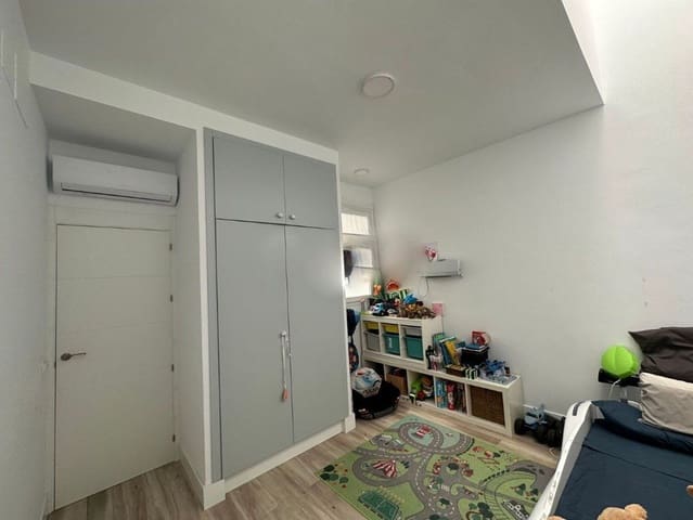 Townhouse for sale in Nervión, Seville city - € 465,000 (Ref: 9413844)