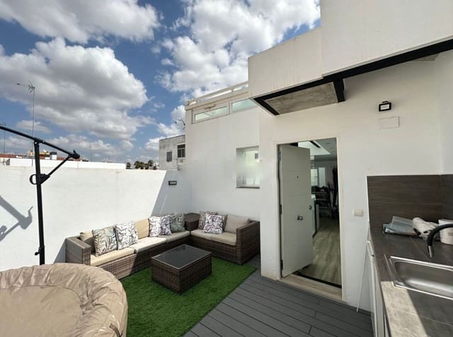 Townhouse for sale in Nervión, Seville city - € 465,000 (Ref: 9413844)