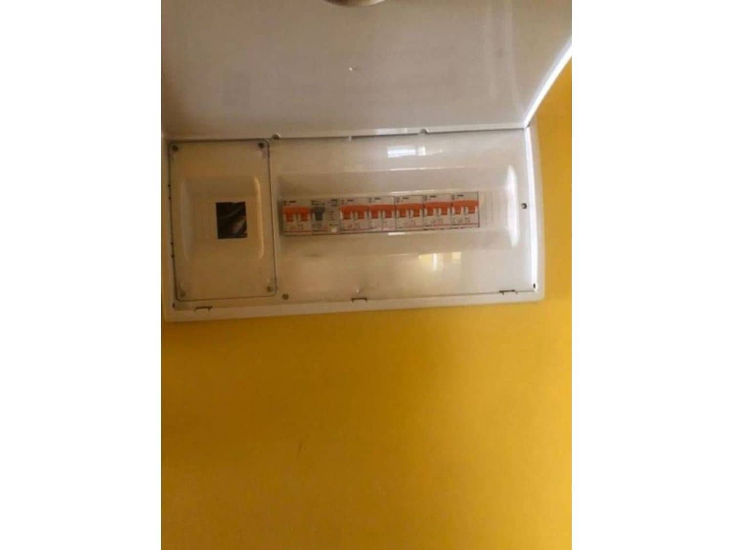 4 soveværelse Semi-Rækkehus til salg i Sevilla by - € 328.000 (Ref: 9413846)