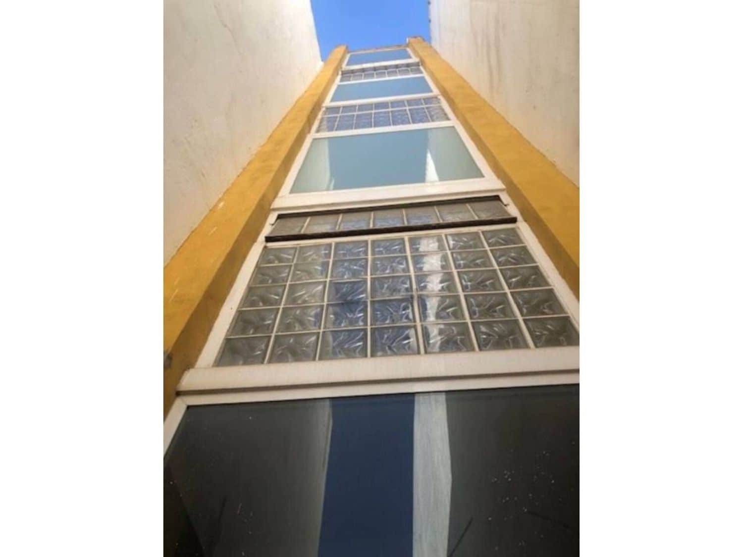 4 soveværelse Semi-Rækkehus til salg i Sevilla by - € 328.000 (Ref: 9413846)