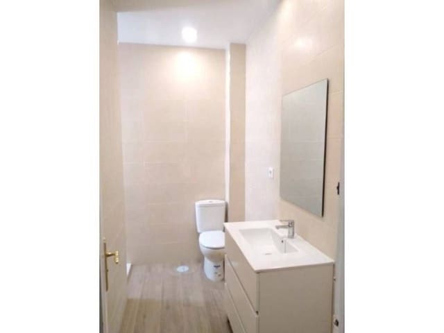 3 soveværelse Lejlighed til leje i Encarnación, Regina, Sevilla by - € 1.100 (Ref: 9419384)