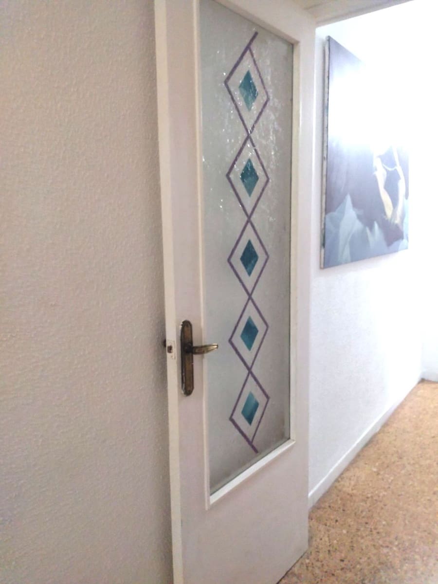 3 quarto Apartamento para arrendar em Sevilha cidade - 1 100 € (Ref: 9419384)