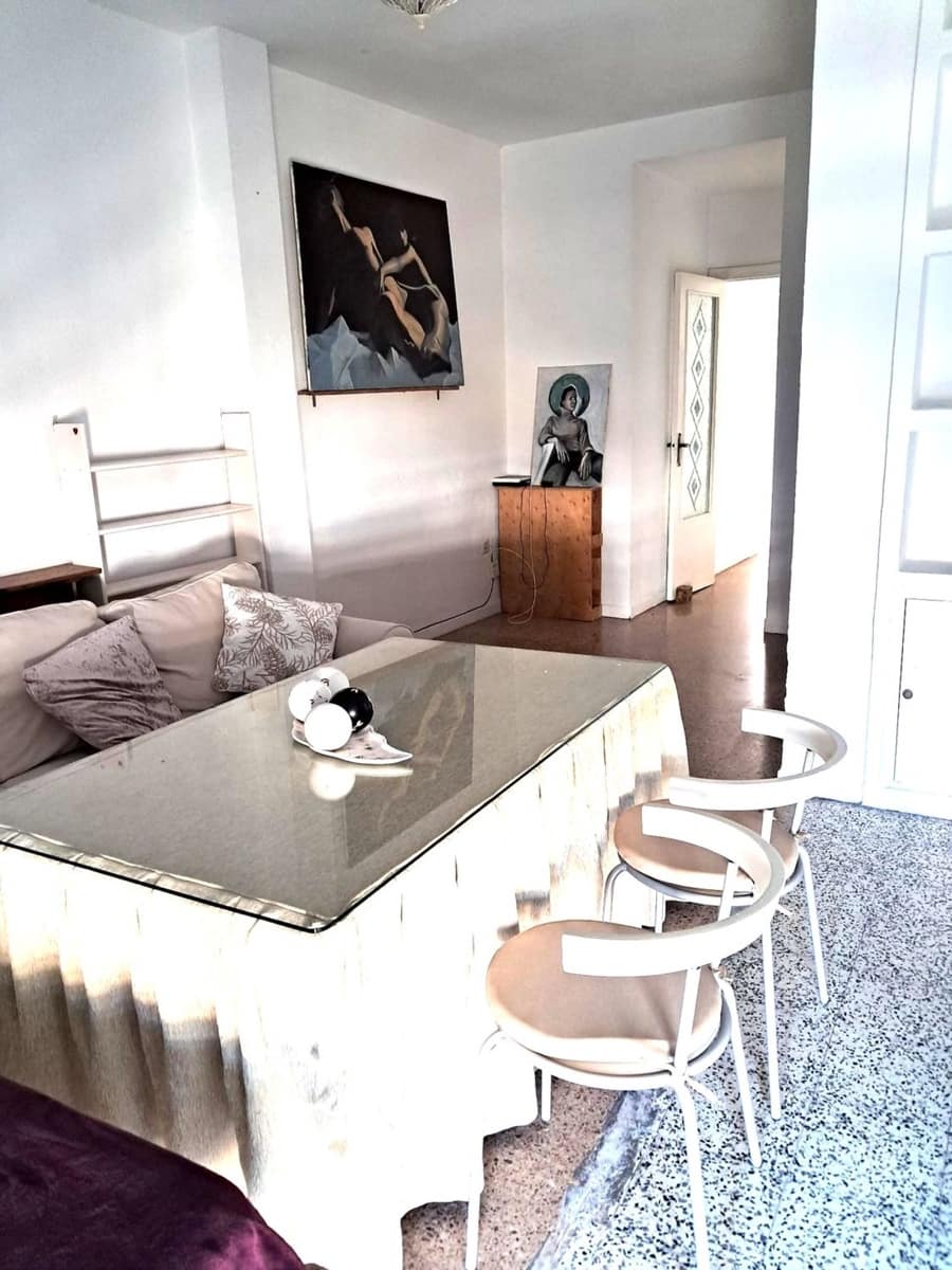 3 quarto Apartamento para arrendar em Sevilha cidade - 1 100 € (Ref: 9419384)
