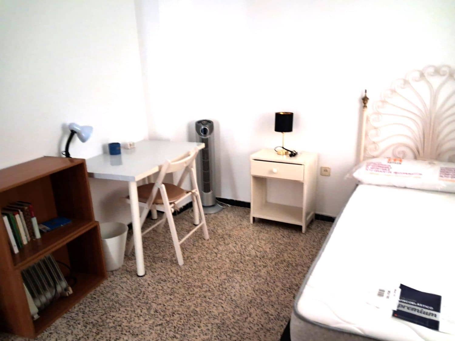 3 quarto Apartamento para arrendar em Sevilha cidade - 1 100 € (Ref: 9419384)