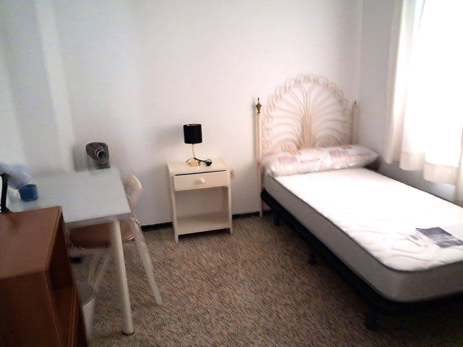 3 quarto Apartamento para arrendar em Sevilha cidade - 1 100 € (Ref: 9419384)