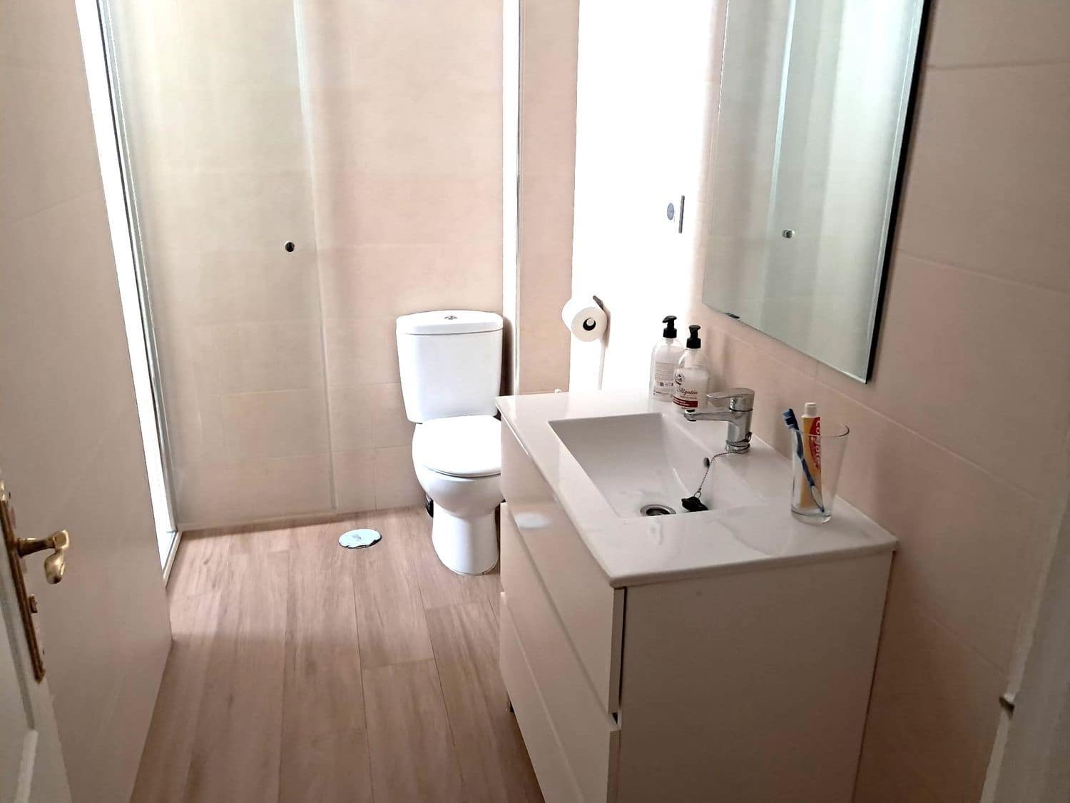 3 quarto Apartamento para arrendar em Sevilha cidade - 1 100 € (Ref: 9419384)