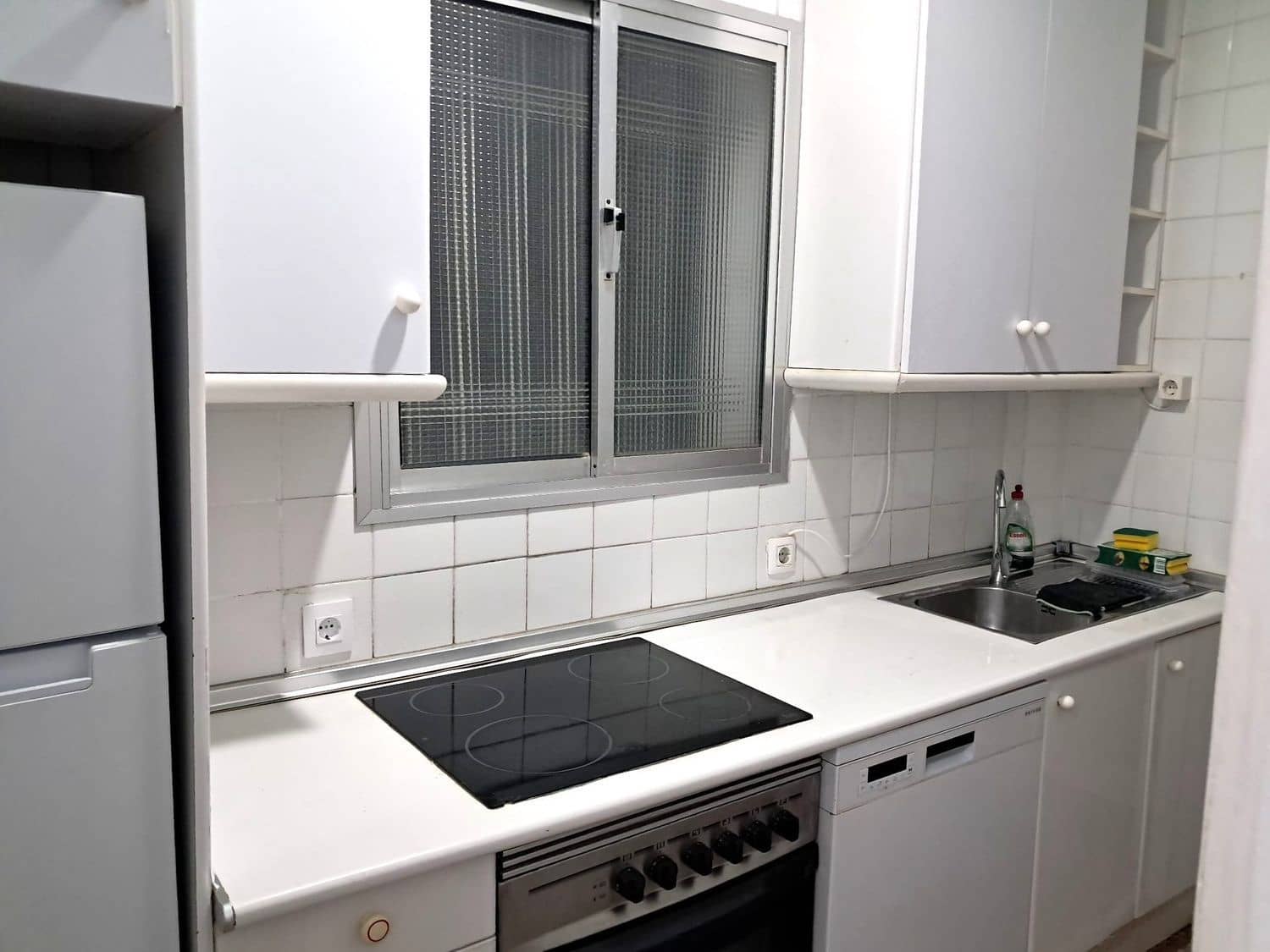 3 quarto Apartamento para arrendar em Sevilha cidade - 1 100 € (Ref: 9419384)