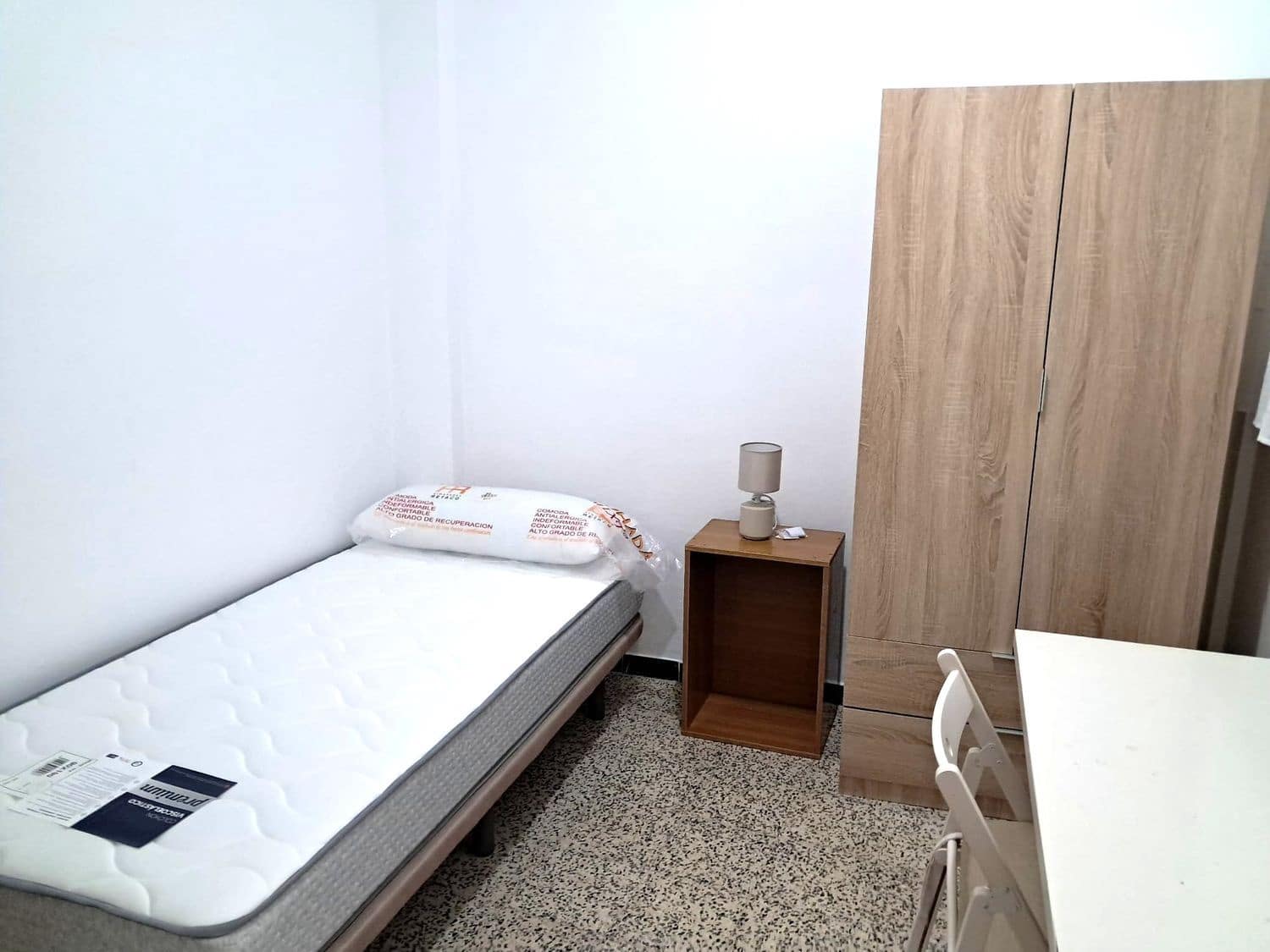 3 quarto Apartamento para arrendar em Sevilha cidade - 1 100 € (Ref: 9419384)