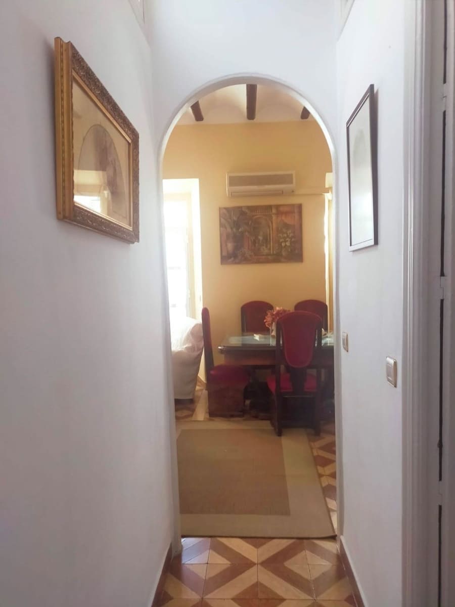 5 makuuhuone Huoneisto myytävänä paikassa Sevilla kaupunki mukana 
autotalli - 800 000 € (Ref: 9554399)