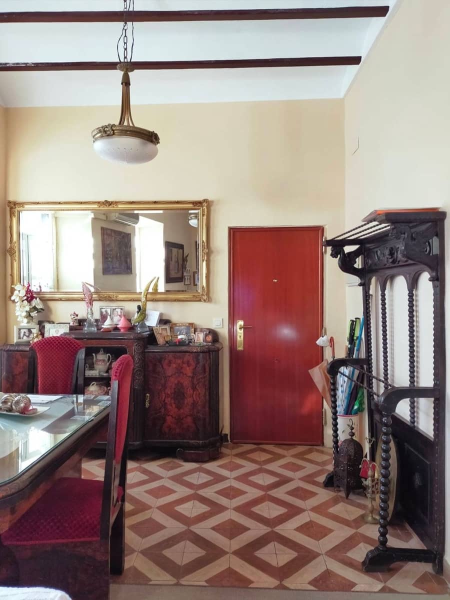 5 makuuhuone Huoneisto myytävänä paikassa Sevilla kaupunki mukana 
autotalli - 800 000 € (Ref: 9554399)