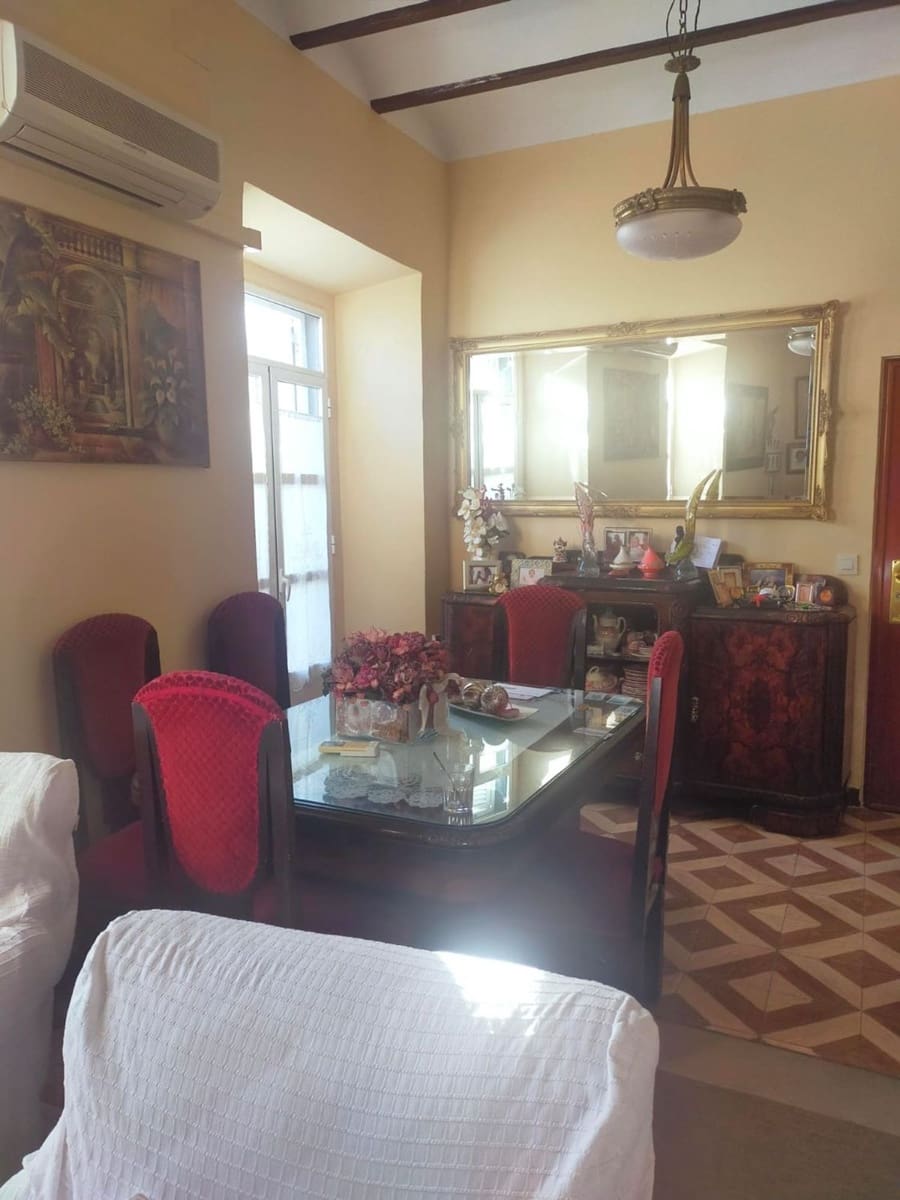 5 makuuhuone Huoneisto myytävänä paikassa Sevilla kaupunki mukana 
autotalli - 800 000 € (Ref: 9554399)