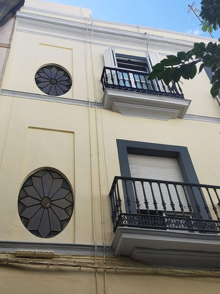 5 makuuhuone Huoneisto myytävänä paikassa Sevilla kaupunki mukana 
autotalli - 800 000 € (Ref: 9554399)