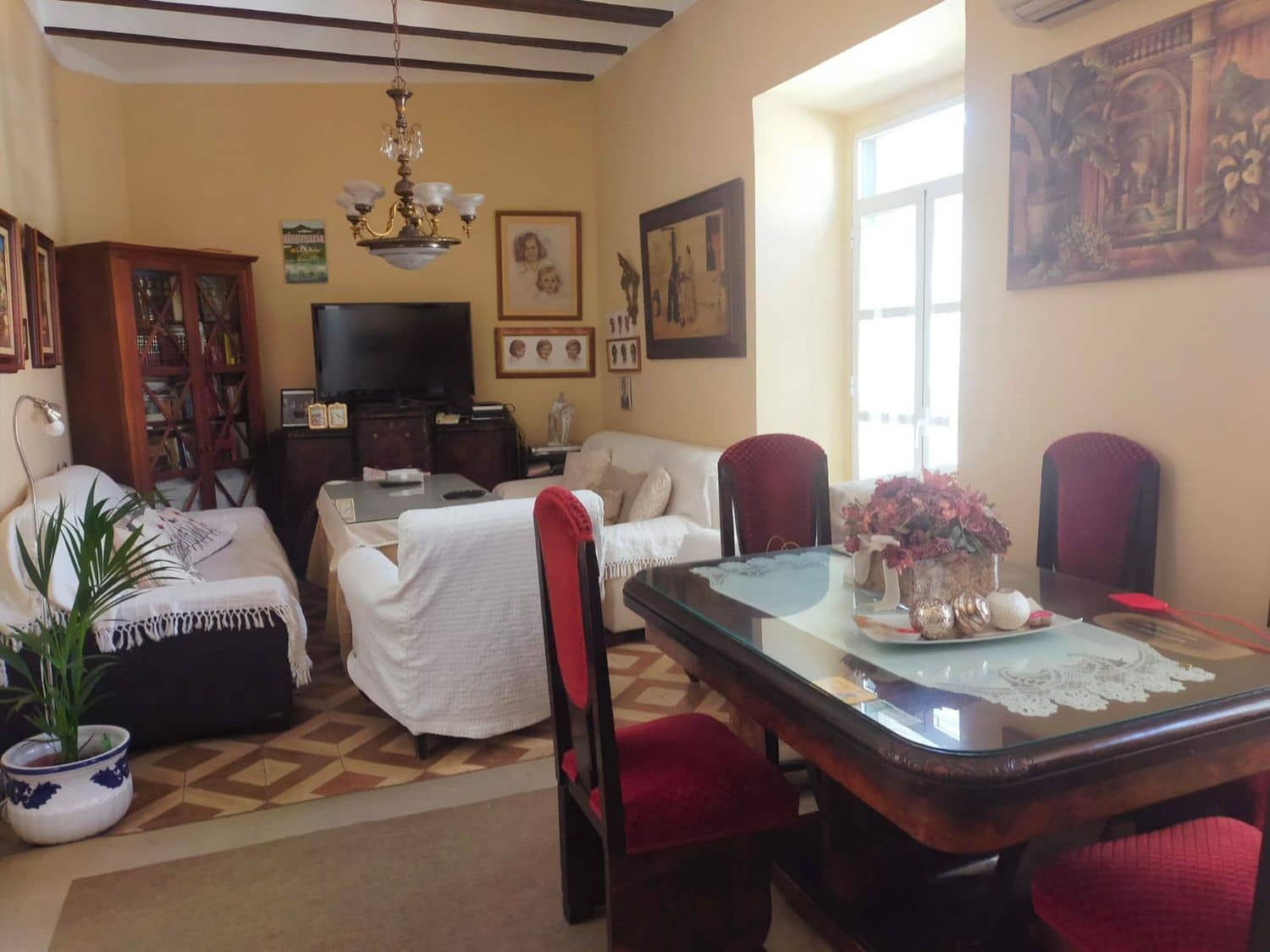 5 makuuhuone Huoneisto myytävänä paikassa Sevilla kaupunki mukana 
autotalli - 800 000 € (Ref: 9554399)