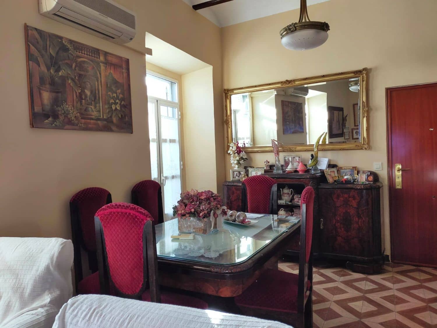 5 makuuhuone Huoneisto myytävänä paikassa Sevilla kaupunki mukana 
autotalli - 800 000 € (Ref: 9554399)