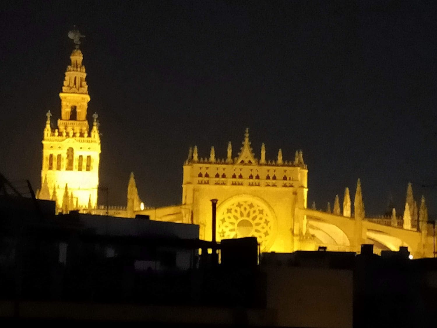 5 makuuhuone Huoneisto myytävänä paikassa Sevilla kaupunki mukana 
autotalli - 800 000 € (Ref: 9554399)