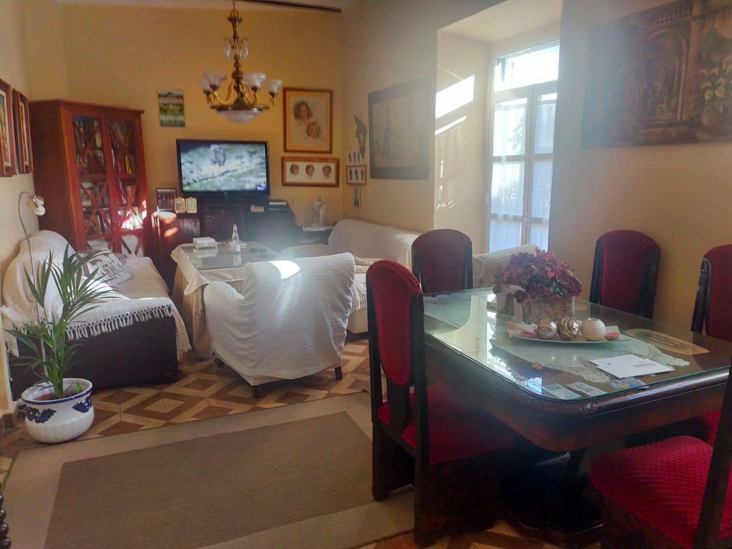 5 makuuhuone Huoneisto myytävänä paikassa Sevilla kaupunki mukana 
autotalli - 800 000 € (Ref: 9554399)