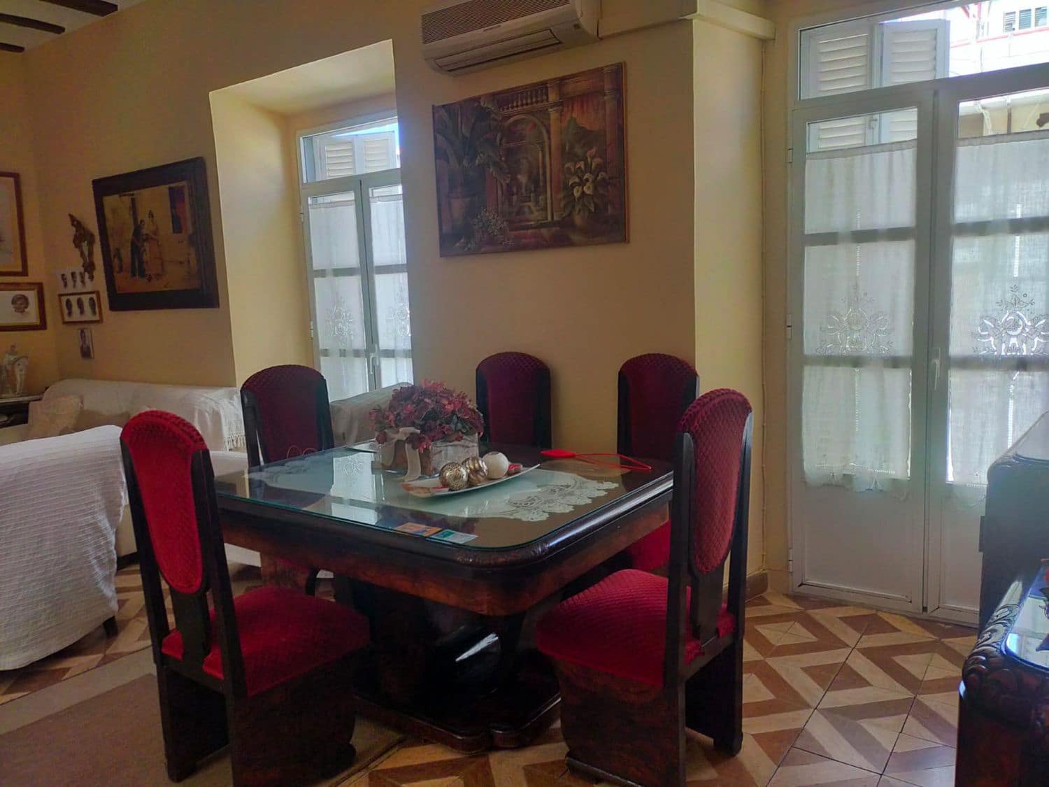 5 makuuhuone Huoneisto myytävänä paikassa Sevilla kaupunki mukana 
autotalli - 800 000 € (Ref: 9554399)