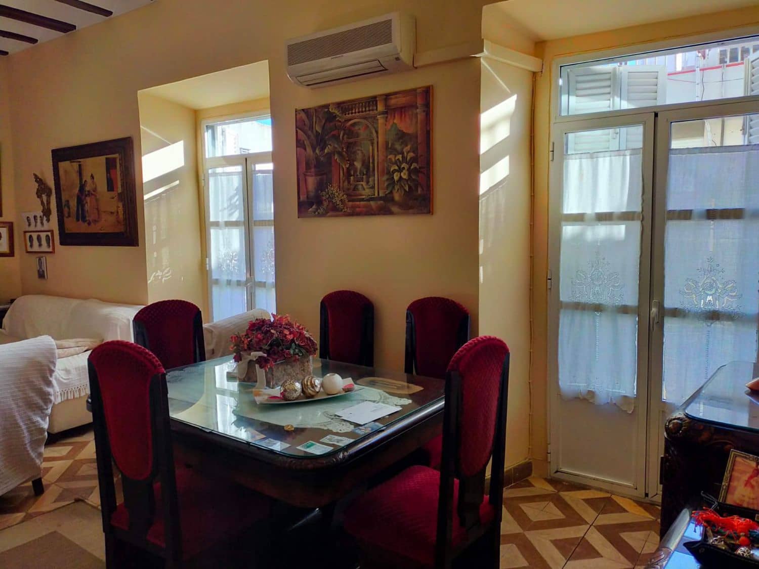 5 makuuhuone Huoneisto myytävänä paikassa Sevilla kaupunki mukana 
autotalli - 800 000 € (Ref: 9554399)