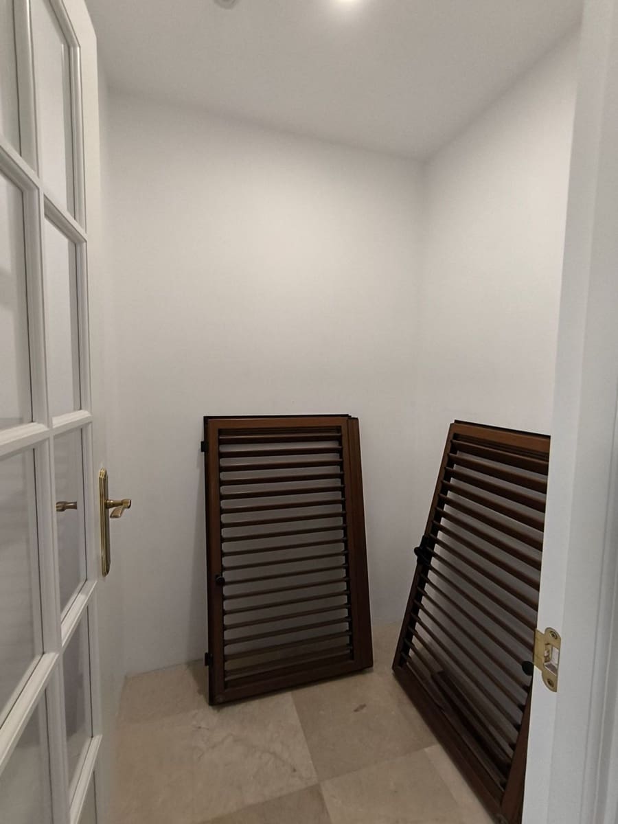 4 soveværelse Lejlighed til salg i Sevilla by med garage - € 2.500.000 (Ref: 9568104)