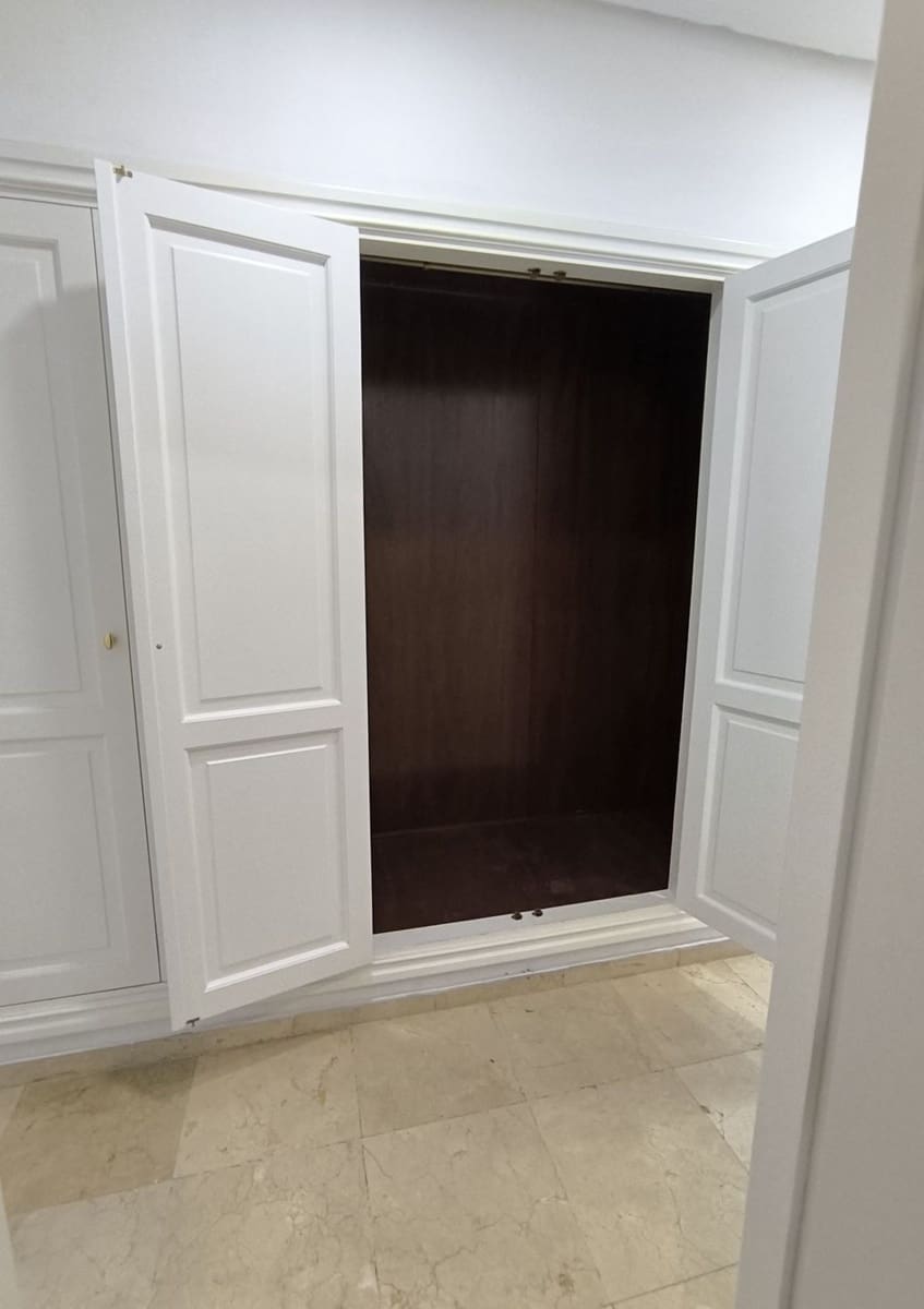 4 soveværelse Lejlighed til salg i Sevilla by med garage - € 2.500.000 (Ref: 9568104)